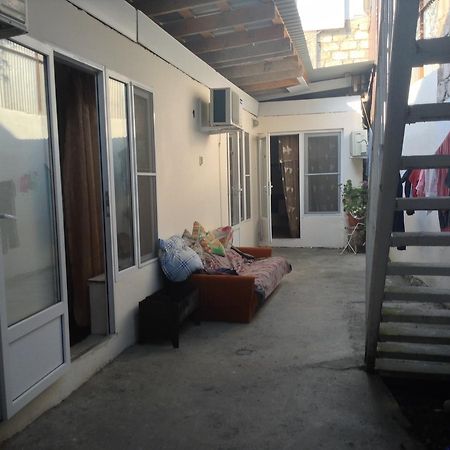 Guest House U Lili Gagra Exterior photo