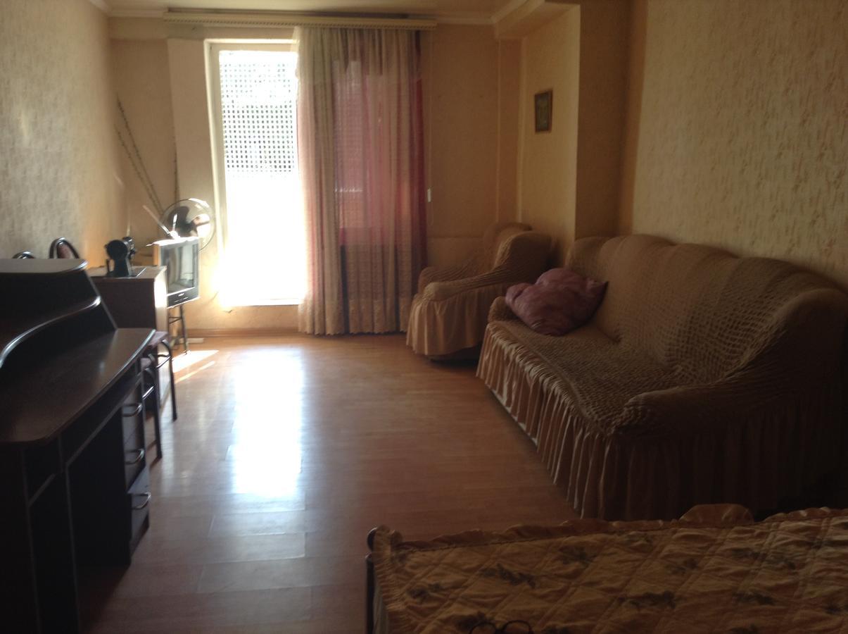Guest House U Lili Gagra Exterior photo