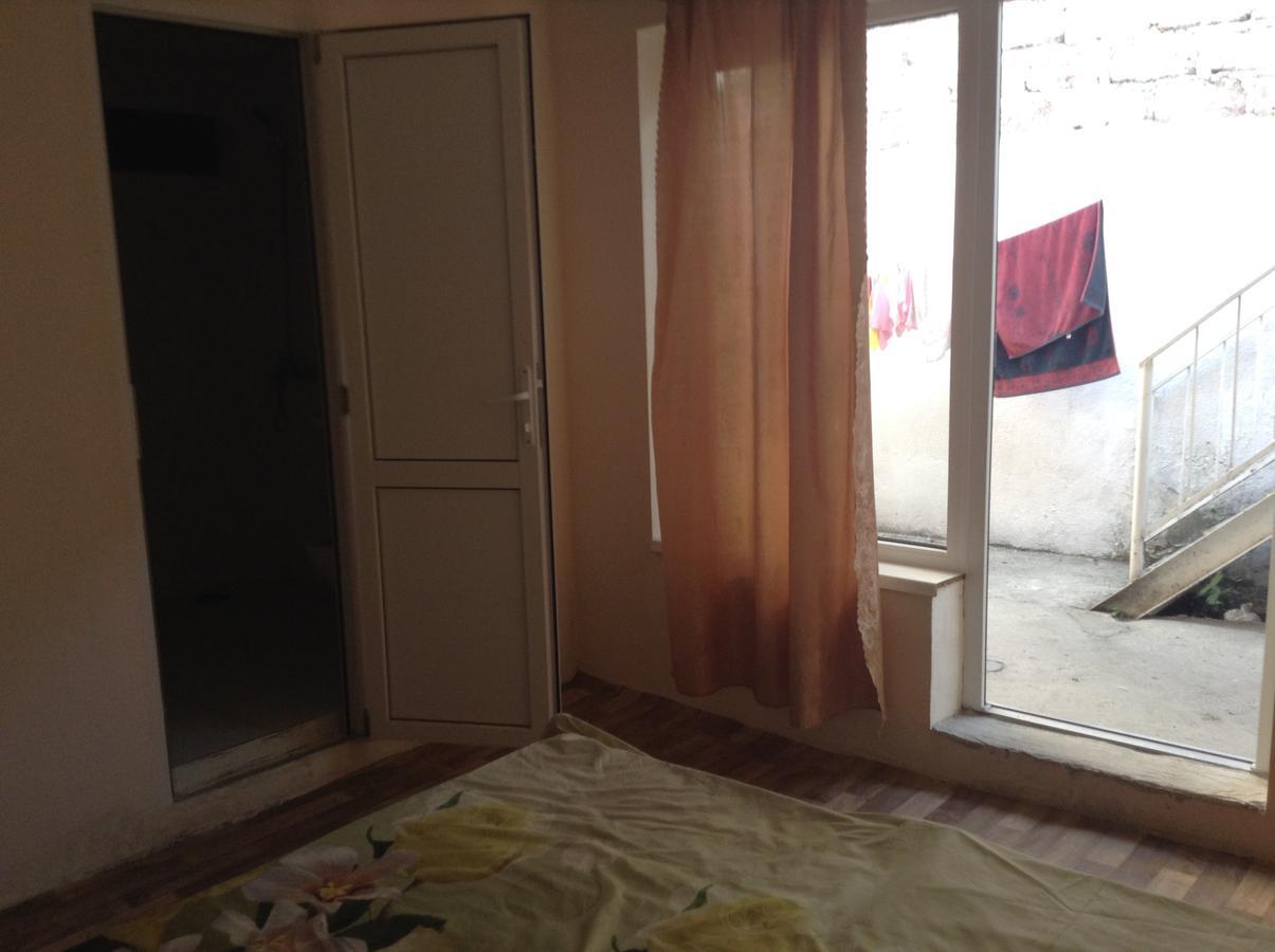 Guest House U Lili Gagra Exterior photo